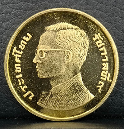 เหรียญที่ระลึก 50 พรรษาในหลวง ปี 2520 ทองคำหนัก 2 บาท นิยมครับ สภาพสวยมากพร้อมกล่องเดิมๆ หายากมาก