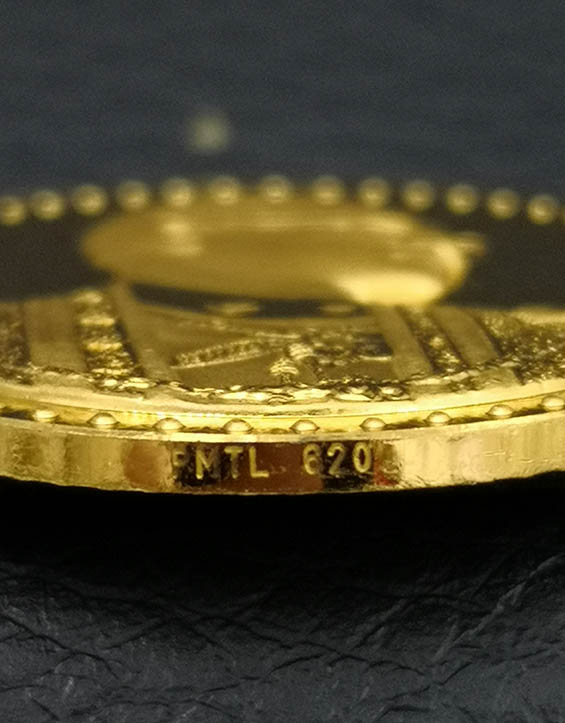 เหรียญที่ระลึก ร.9 75พรรษา ภปร. ร.พ.ศิริราช เนื้อทองคำขัดเงา 99.99 พิมพ์ใหญ่ 18 กรัม สวยพร้อมกล่อง 2