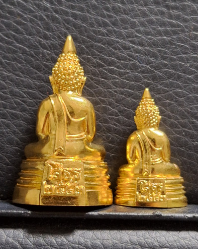 พระกริ่งพุทธโสธร รุ่นสร้างอาคารสนง.ตำรวจแห่งชาติ ปี2543 ชุดกรรมการทองคำใหญ่และเล็ก สภาพสวยมาก 1