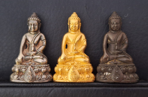 พระกริ่งนวปทุม ภปร. วัดปทุมวนาราม ปี2535 ชุดกรรมการ พิธีใหญ่ พร้อมกล่องเดิมๆ นิยมครับ 