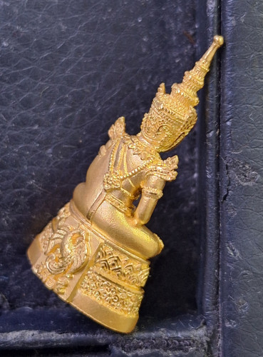 พระแก้วมรกต กรมสรรพสามิต ทองคำขัดเงา ปี39 ทอง99.99 หนัก 18กรัม พิธีใหญ่ สวยพร้อมกล่องและใบเซอร์ 3