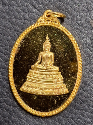เหรียญพระศาสดา ภ.ป.ร. วัดบวรนิเวศวิหาร เนื้อทองคำขัดเงา 96.5% หนัก 22.8 กรัม ปี2547 สวยมาก