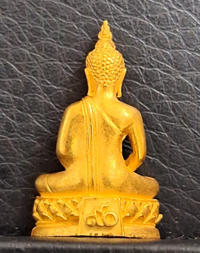 พระปางสมาธิสุโขทัย 90 พรรษา สมเด็จย่า ปี 2533 เนื้อทองคำ หนัก 7.74 กรัม สภาพสวย 2