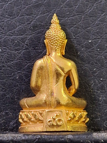 พระปางสมาธิสุโขทัย 90 พรรษา สมเด็จย่า ปี 2533 เนื้อทองคำ หนัก 7.26 กรัม สภาพสวยพร้อมกล่อง 2