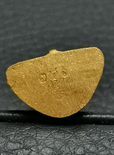 รูปหล่อพระแก้วมรกต ฤดูหนาว มูลนิธิวิทยาลัยเขตสิรินธร พ.ศ. ๒๕๓๘ เนื้อทองคำบริสุทธิ์ พิมพ์ใหญ่ 4