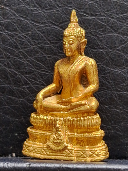 พระชัยวัฒน์ศรีศากยะมุนี อปร.วัดสุทัศน์ ปี 2521 ชุดกรรมการ ทองคำ 7.45 กรัม เงิน นวะ พร้อมกล่อง 4