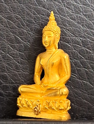 พระปางสมาธิสุโขทัย 90 พรรษา สมเด็จย่า ปี 2533 เนื้อทองคำ หนัก 7.74 กรัม สภาพสวย 1