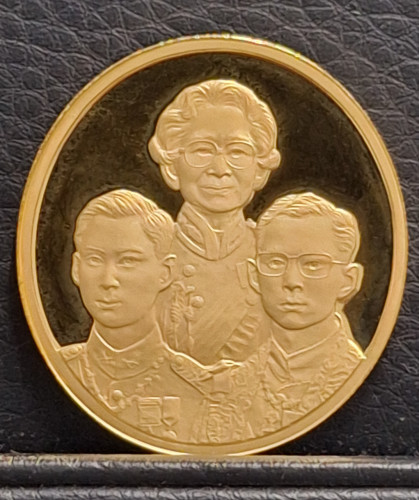 เหรียญ 3 พระองค์ ที่ระลึกครบ 6 รอบ รัชกาลที่9 ปี42 ชุดทองคำ พิธีใหญ่ พร้อมกล่องเดิมๆ 3