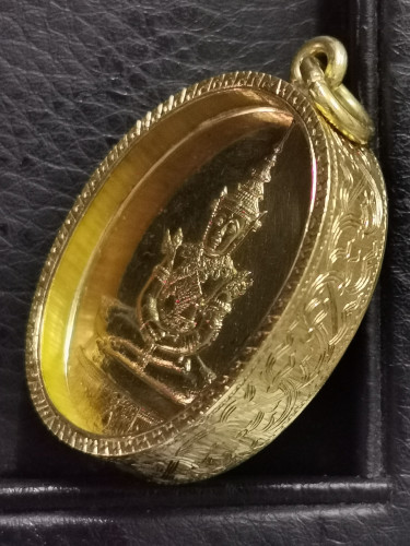 เหรียญพระแก้วมรกต ทรงเครื่องฤดูร้อน ภปร กรอบทองคำ ปี2525 ฉลองกรุงรัตนโกสินทร์ 200 ปี รุ่นแรก 1