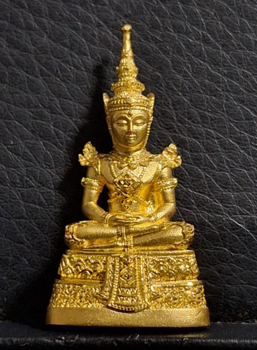 พระแก้วมรกตกรมสรรพสามิต ทองคำขัดเงา ปี2539 ทอง99.99 หนัก 18กรัม พิธีใหญ่ สภาพสวย