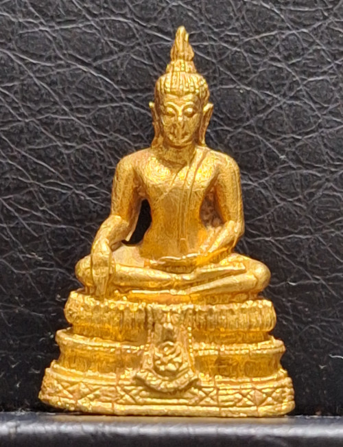 พระชัยวัฒน์ศรีศากยะมุนี อปร.วัดสุทัศน์ ปี 2521 ชุดกรรมการ ทองคำ 7.45 กรัม เงิน นวะ พร้อมกล่อง 3
