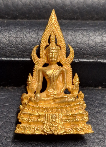 พระพุทธชินราช ภปร รุ่นปฏิสังขรณ์ ปี34 พิมพ์ใหญ่ ทองคำ หนัก 14.79  กรัมสภาพสวยเดิมๆ ไม่มีกล่อง