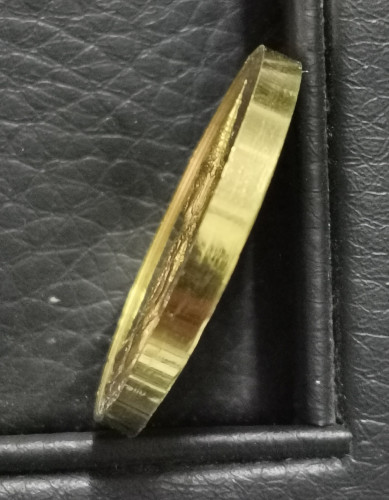 เหรียญพระแก้วมรกต รุ่นบูรณะฉัตร ปี 2531 เนื้อทองคำ พิมพ์ใหญ่ 15.14 กรัม พร้อมกล่อง 2