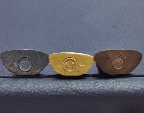 พระกริ่งศรีศากยะมุนี อปร.วัดสุทัศน์  ปี 2521  ชุดกรรมการ ทองคำ  เงิน นวะ  เลข 623  ทองหนัก 18.12 กรั 2