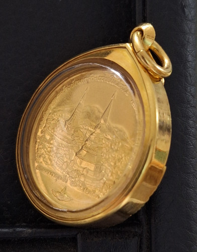 เหรียญร.9-ราชินี พระมหาธาตุเจดีย์ มหามงคล 60 พรรษา ปี35 กรอบทอง 23.07 กรัม กองทัพอากาศ พิธีใหญ่ 3