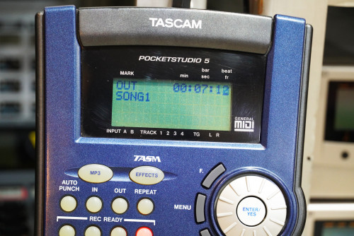 เครื่องมัลติแทร็ค TASCAM Pocketstudio 5 แถมเมม128MB และอะแด๊ปเตอร์แท้ ใช้งานปรกติ 5