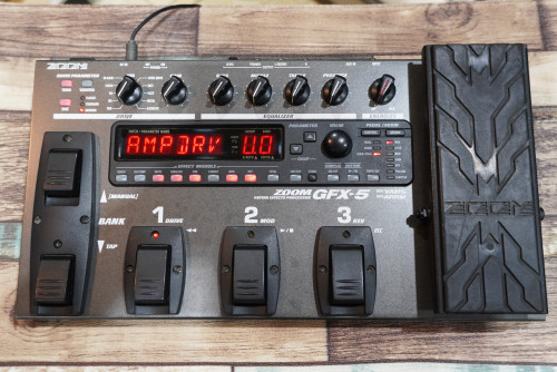 ZOOM GFX-5 กีต้าร์มัลติเอฟเฟค พร้อมริทึ่มกลองหัดเล่นในตัว ซาวด์ดี แข็งแรงทนทาน
