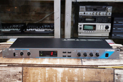 เอฟเฟคไมค์ ของดีจากญี่ปุ่น BOSS RV-70 (JAPAN) มาไม่บ่อย งานญี่ปุ่น ตัวนี้เสียงดีทุกโปรแกรม แทบไม่ต้อ