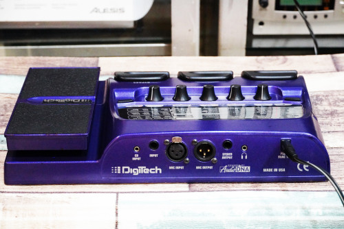 เอฟเฟคไมค์แบบเหยียบ DigiTech VOCAL300 นักร้องคุมเสียงเอง 24เอฟเฟค ซาวด์24บิต เซฟผสมเสียงได้40เสียง 1