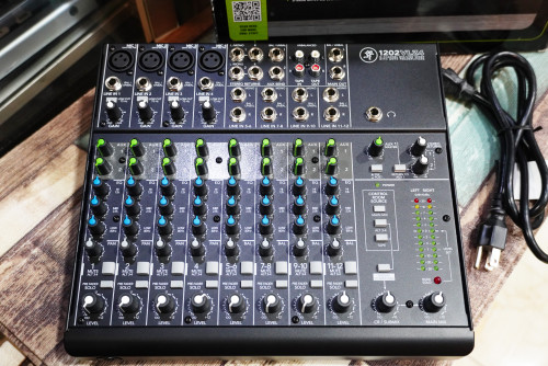เหมือนใหม่กล่องครบ Mackie 1202-VLZ4 12ch 4ไมค์ ไฟ220V งานคุณภาพจากยูเอส 1