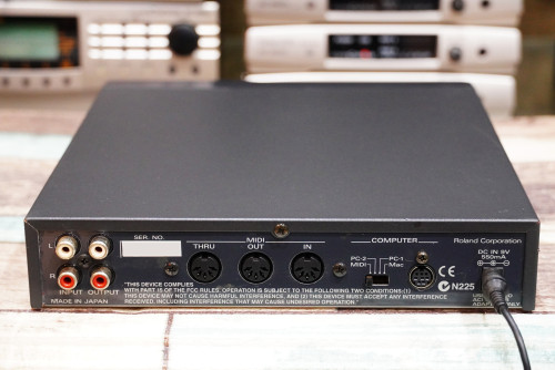 ซาวด์คาราโอเกะ Roland SC-55K (JAPAN) เสียงเดียวกับ SC-55mkII เป็นรุ่นพิเศษ ที่เสียบไมค์หน้าเครื่องได 2