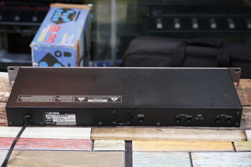 เอฟเฟคไมค์ ของดีจากญี่ปุ่น BOSS RV-70 (JAPAN) มาไม่บ่อย งานญี่ปุ่น ตัวนี้เสียงดีทุกโปรแกรม แทบไม่ต้อ 2