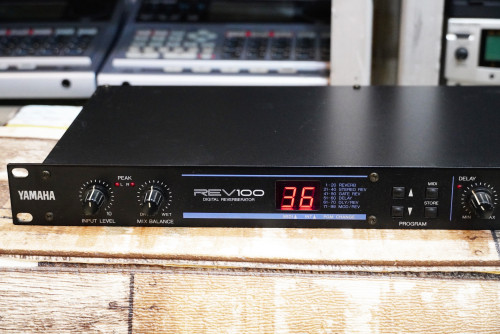 เอฟเฟคไมค์ YAMAHA REV100 (MADE IN JAPAN) ของแท้จากญี่ปุ่น พร้อมอะแด๊ปเตอร์และคู่มือไทย สวยๆจาก 4