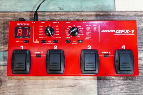 ZOOM GFX-1 34เอฟเฟค เซฟได้40โปรแกรม ปรับค่าต่างๆง่าย มีระบบ ZNR ตัดเสียงรบกวนได้เงียบดีมาก เสียงDist