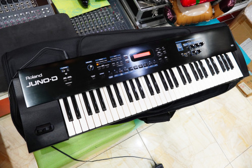 สวยๆ พร้อมกระเป๋าเป้ Roland JUNO-D ลงเสียงไทยแล้ว แคน โหวด ซอ แอคคอเดี้ยน D50 YC20 YC30 และอีกเพ