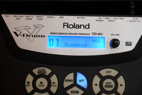 Roland TD-6V โมดูลกลองไฟฟ้าไมค์จ่อกลองชุดหรือกับแป้นยางกลองไฟฟ้า พร้อมขาและอะแด๊ปเตอร์ มี1024เสี 1