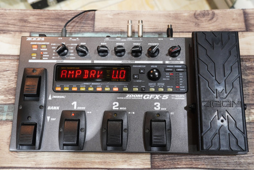 ZOOM GFX-5 กีต้าร์มัลติเอฟเฟค พร้อมริทึ่มกลองหัดเล่นในตัว ซาวด์ดี แข็งแรงทนทาน 4