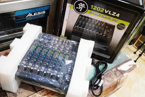 เหมือนใหม่กล่องครบ Mackie 1202-VLZ4 12ch 4ไมค์ ไฟ220V งานคุณภาพจากยูเอส 9