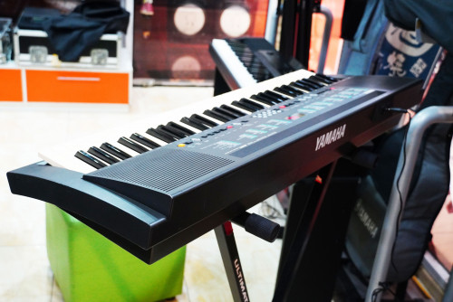 อีเล็คโทน YAMAHA PSR-200 จังหวะในตัว ลำโพงในตัวต่อแอมป์นอกได้ ใช้งานปรกติ พร้อมอะแด๊ปเตอร์ 2