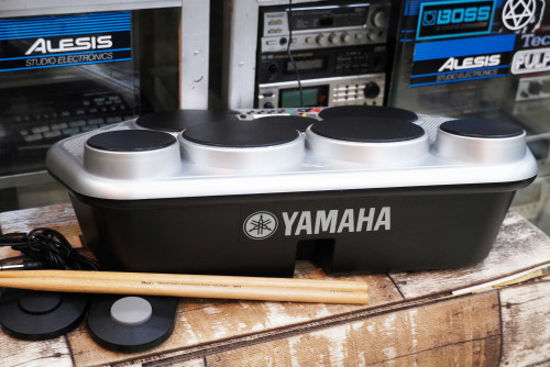 กลองไฟฟ้า YAMAHA DD-55 เสียงหนา แป้นมีทัชชิ่ง โปรแกรมจังหวะได้ พร้อมฟุตแท้2อัน และไม้ อะแด๊ปเตอร 1
