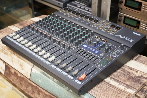 (3) ใหม่กริ๊ปญี่ปุ่น YAMAHA MX 12/4 12ช่อง 8ไมค์ 4กรุ๊ป 7band EQ รีเวิร์บเอฟเฟคร้องในตัว ใช้งานปรกติ 3