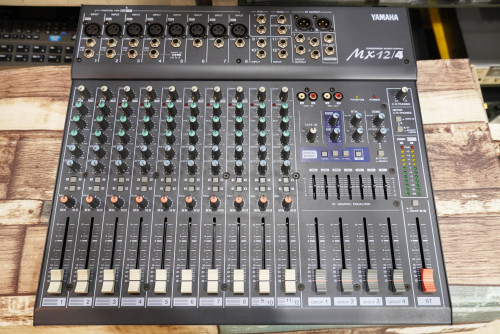 (3) ใหม่กริ๊ปญี่ปุ่น YAMAHA MX 12/4 12ช่อง 8ไมค์ 4กรุ๊ป 7band EQ รีเวิร์บเอฟเฟคร้องในตัว ใช้งานปรกติ