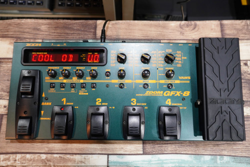 ZOOM GFX-8 (JAPAN) เอฟเฟคกีต้าร์ ตัวในตำนานที่เสียงดีโคตรๆ หนาอ้วนดีมาก โดยเฉพาะเสียงแตก ใครเคยใช้จะ