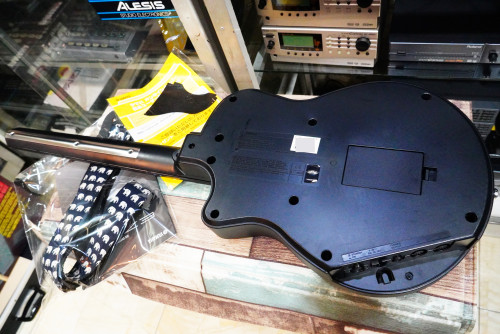 YAMAHA EZ-AG Digital Acoustic Guitar กีต้าร์อะคูสติกดิจิตอล พร้อมกระเป๋า สายสะพาย ลำโพงในตัว ต่อMIDI 4