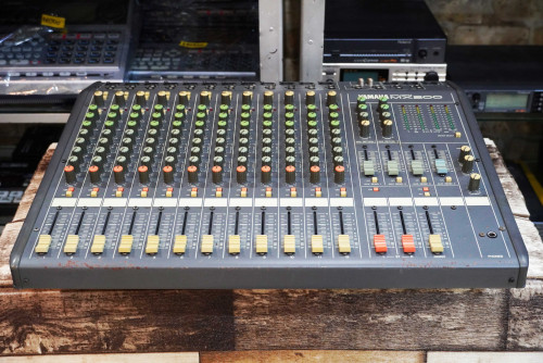 YAMAHA MX200 12ไมค์XLR 4AUX ต่อSend/Returnได้4ทาง มีสวิทช์เลือกอินพุทXLRกับRCA 6