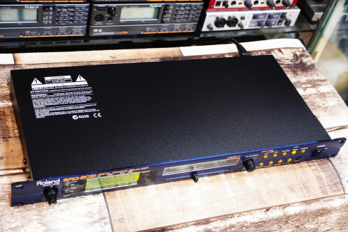 ดิจิตอล กราฟฟิคอีคิว Roland SRQ-2031 (JAPAN) งานญี่ปุ่น 31แบนด์ x 2 แชนแนล เซฟได้ 16 โปรแกรม 8