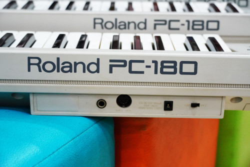 มา4ตัว Roland PC-180 (ITALY) คีย์บอร์ดคอนโทรลเลอร์ 49คีย์ ลิ่มและทัชชิ่งอิตาลี่ 2