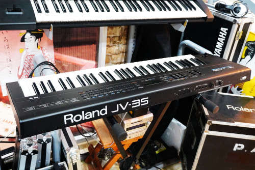 (1) เหมือนใหม่ จากญี่ปุ่น Roland JV-35 (JAPAN) คนชอบงานญี่ปุ่น วัสดุ ทัชชิ่งและซาวด์หนาดีมาก เกรดญี่ 3