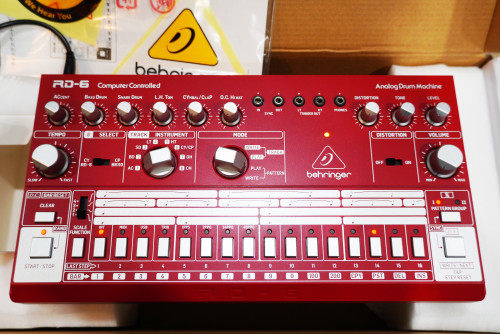 ของใหม่แกะกล่อง Behringer RD-6-RD Analog Drum Machine, Red