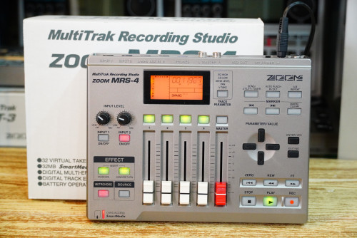 เครื่องมัลติแทร็ค ZOOM MRS-4 Multitrak Recording Studio พร้อมเมม32MB ใหม่เอี่ยมพร้อมกล่อง