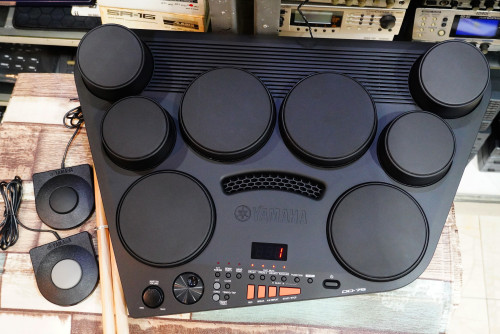 สวยๆจากญี่ปุ่น YAMAHA DD-75 พร้อมฟุตแท้ อะแด๊ปเตอร์แท้ ไม้กลองครบ DD-75เป็นกลองตัวท๊อปสุดและดีที่สุด