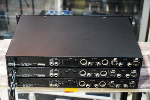 3 ตัวสวยๆ YAMAHA SPX990 (JAPAN) เอฟเฟคไมค์ตัวเทพในวงการPA เสียงดีจริงๆ เอฟเฟคในมิกซ์ไม่พอใช้ 3