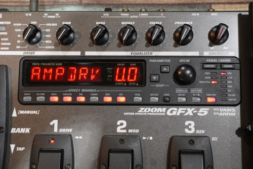 ZOOM GFX-5 กีต้าร์มัลติเอฟเฟค พร้อมริทึ่มกลองหัดเล่นในตัว ซาวด์ดี แข็งแรงทนทาน 2