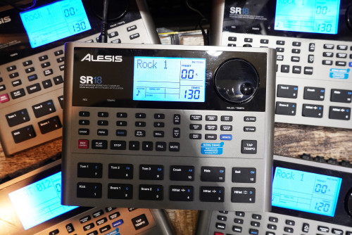5ตัวสวยๆ ALESIS SR18 ริทึ่มบอกซ์กลองตัวท๊อปของ Alesis ลงจังหวะไทย100จังหวะ ซาวด์กลองดีมาก พร้อม 3