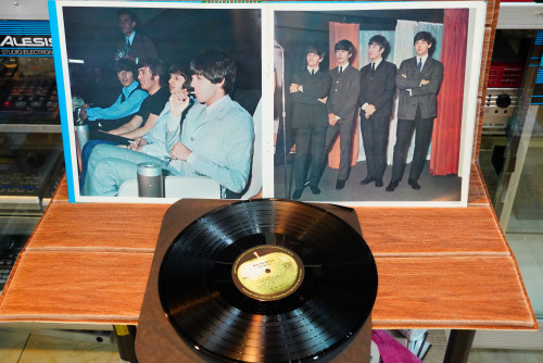 (9) แผ่นเสียง The Beatles - รวมเพลง 1LP /JAPAN 2