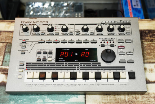 Roland MC-303 (JAPAN) กรู๊ฟบอกซ์ ตัวคลาสสิคยุค90 งานสะสม ใช้งานปรกติทุกปุ่ม